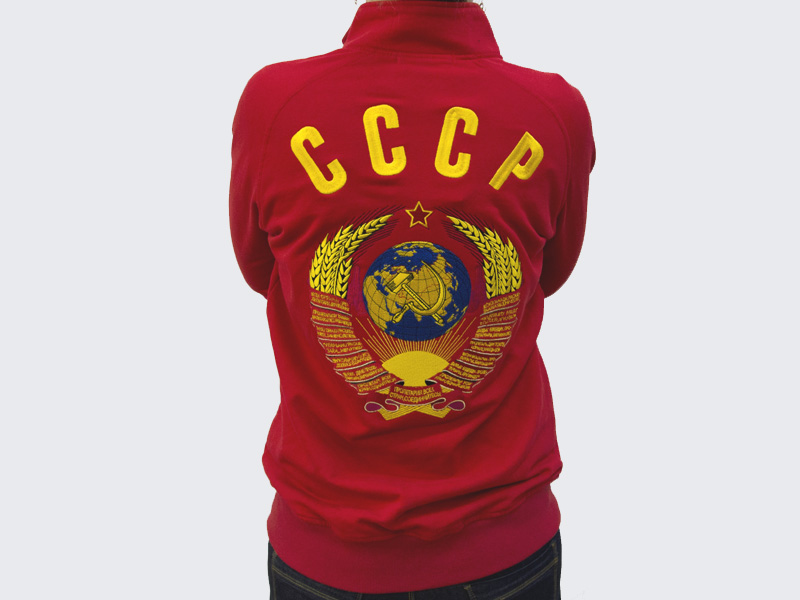 Машинная вышивка герб СССР на толстовке
