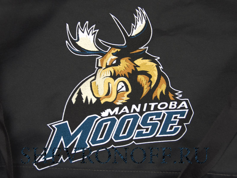Вышивка на сумке  Moose 