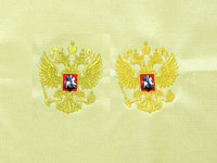 Вышивка на салфетках и скатертях герб России